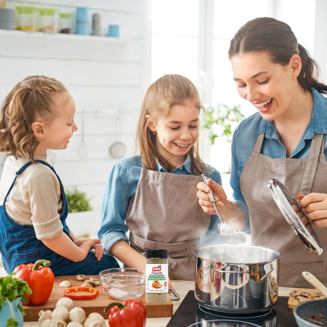 June Street Market New Kitchen Starter 10-Piece Gift Set – Basil, Cayenne & More