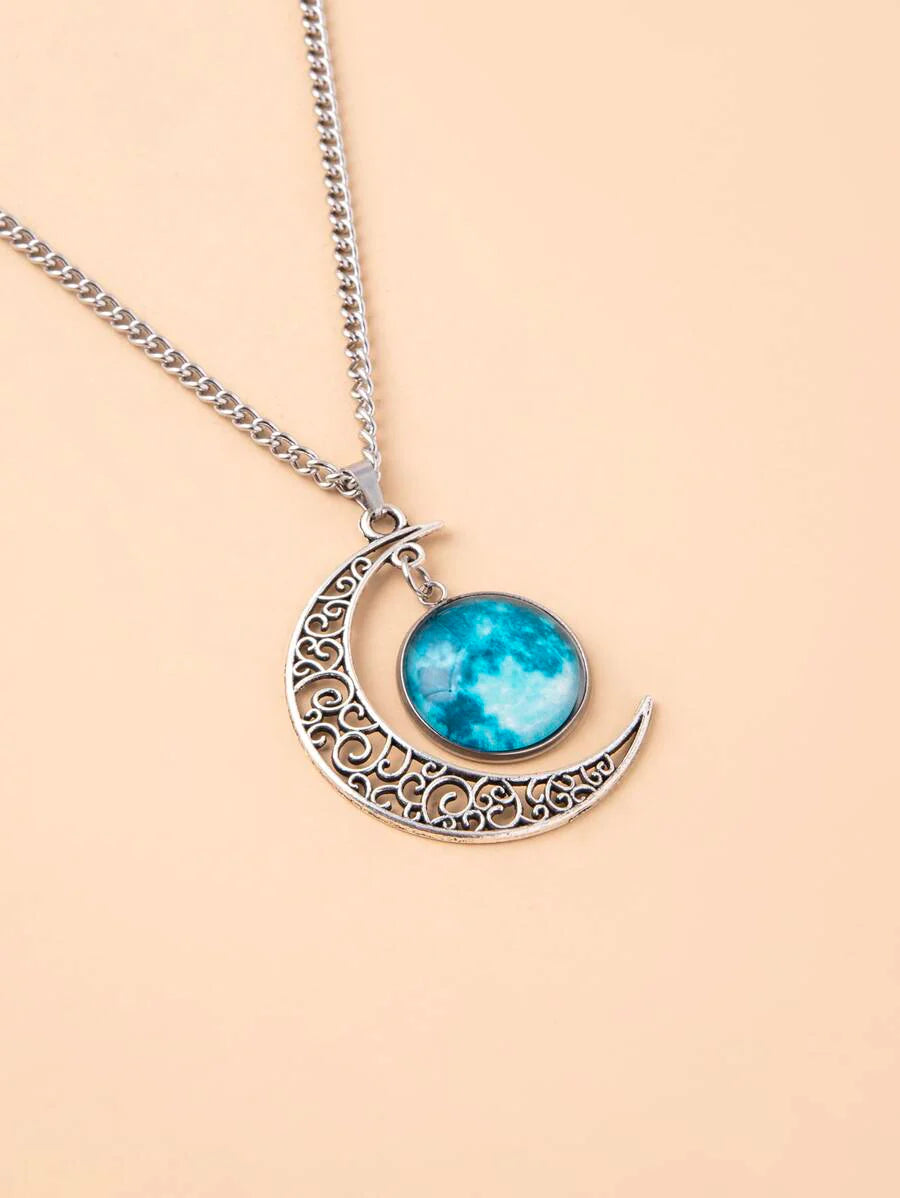 suteyi Moon Pendant Necklace
