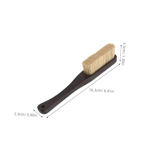 Wooden Chalk Brush with Boar Hair Bristles for Rock Climbing Holds and Natural Rock Cleaning, Lightweight Design with Ergonomic Handle, for Outdoor Climbing and Workouts
