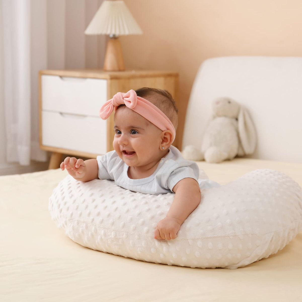 QUENESS Nursing Pillow and Positioner, Breastfeeding, Bottle Feeding