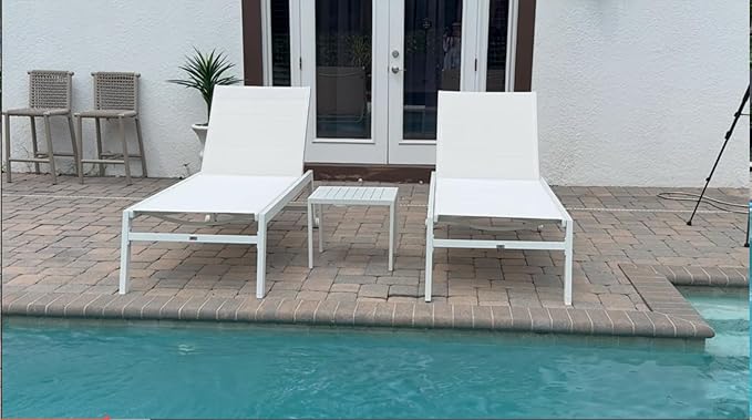 PURPLE LEAF Outdoor Chaise Lounge Set Oversize Adjustable Sunbathing Recliner Extra Wide Lounge Chairs with Side Table for Poolside Beach Outside Patio Aluminum Chaise Lounger Cream