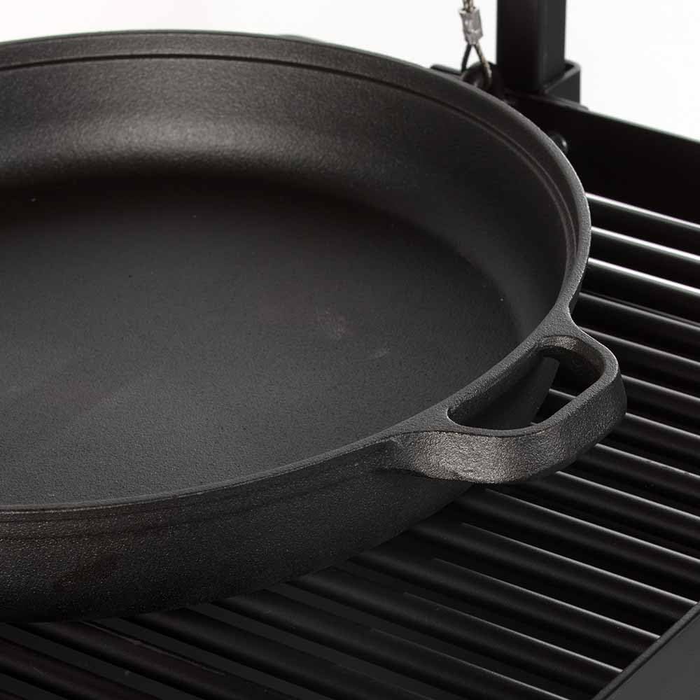 TITAN GREAT OUTDOORS Ash & Ember Santa Maria Grill, Argentine Style Open Fire Grill, Adjustable Cooking Grate with Flywheel, BBQ Grill Comes with Cast Iron Skillet