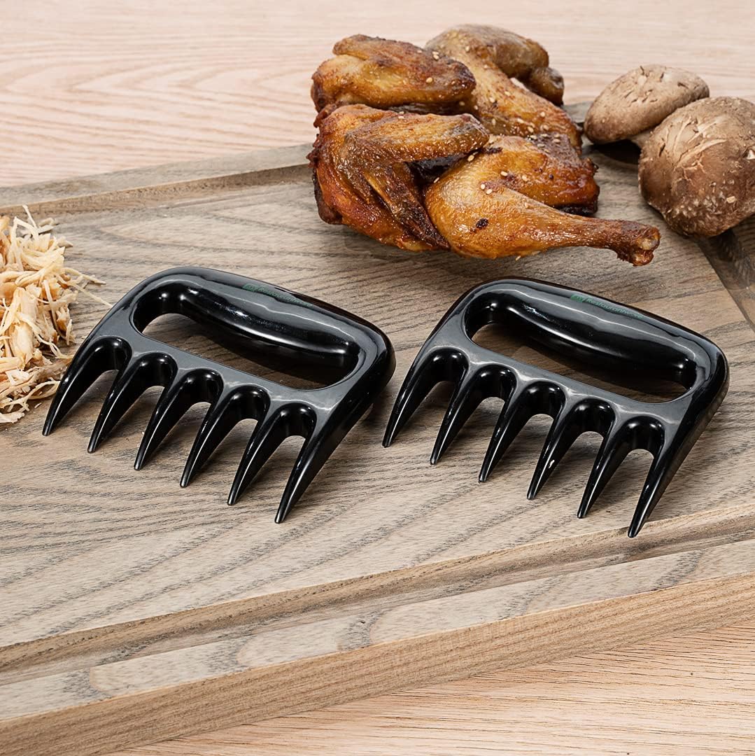 Restaurantware Met Lux 4.5 x 4.1 Inch Meat Claws 2 Meat Shredders - Sharp Blades With Handle Black Plastic Bear Claws Durable For Shredding Pork Chicken or Turkey