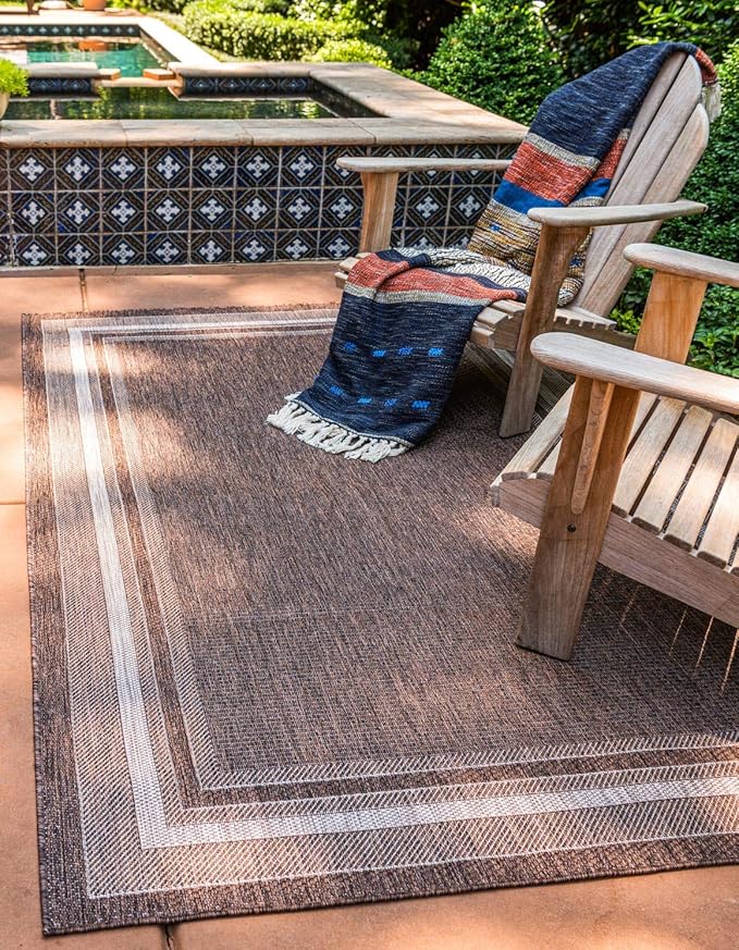 Unique Loom Outdoor Border Collection Area Rug - Soft Border (5' 3" x 8' Rectangle, Brown/ Ivory)