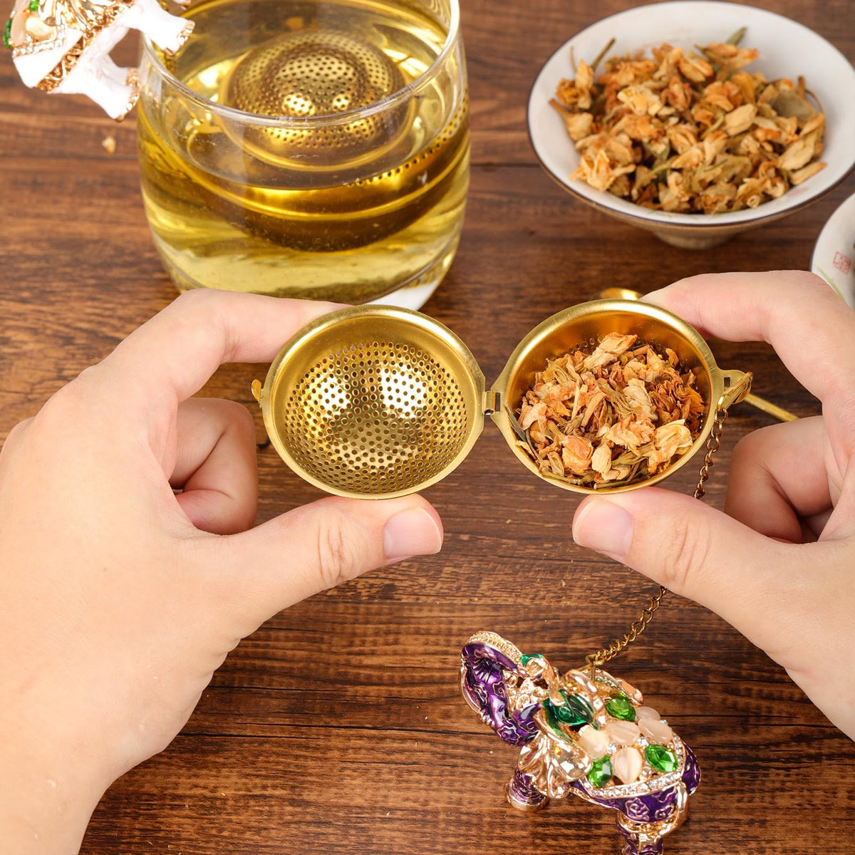 Gloriousliving Stainless Steel Metal Tea Ball, 1.37-inch Tea Strainer, Crystal Diamond Elephant Tea Infuser for Loose Leaf Tea Festival Gifting and Personal Use, Gift Box Packaging（Violet Color）