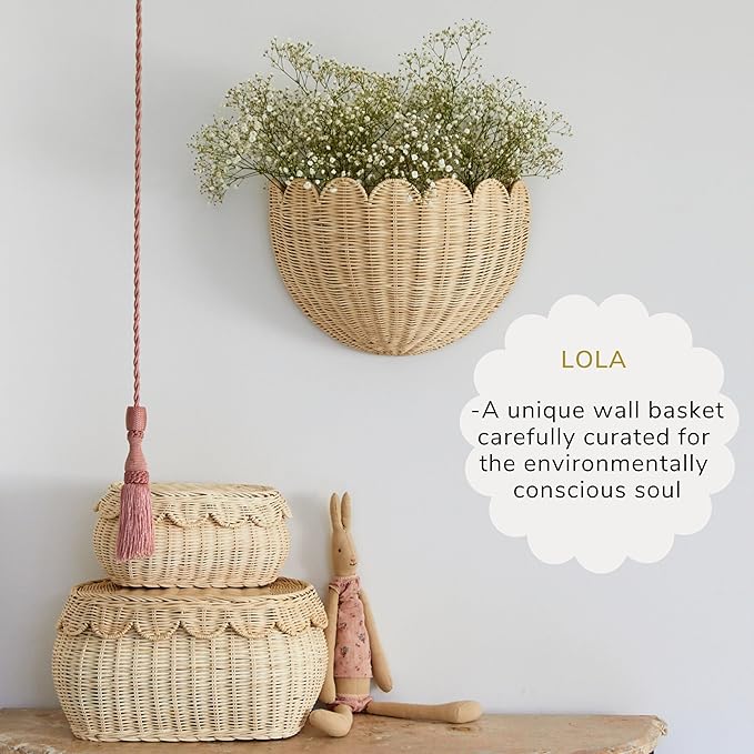 BEBE BASK Scalloped Wicker Wall Basket - The Original - Hand Woven Basket - Scalloped Décor Wall Hanging Baskets -16" x 10" x 7"In - Hanging Wall Basket (Natural)