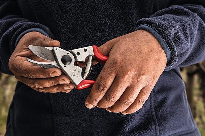 Felco F16 Pruning Shears – 7.7" Garden Clippers for Left-Handed Users with Bypass & Anvil Blades | Hand Pruners for Gardening | Garden Tool Cutter with Aluminum Handle, Lightweight Swiss Precision