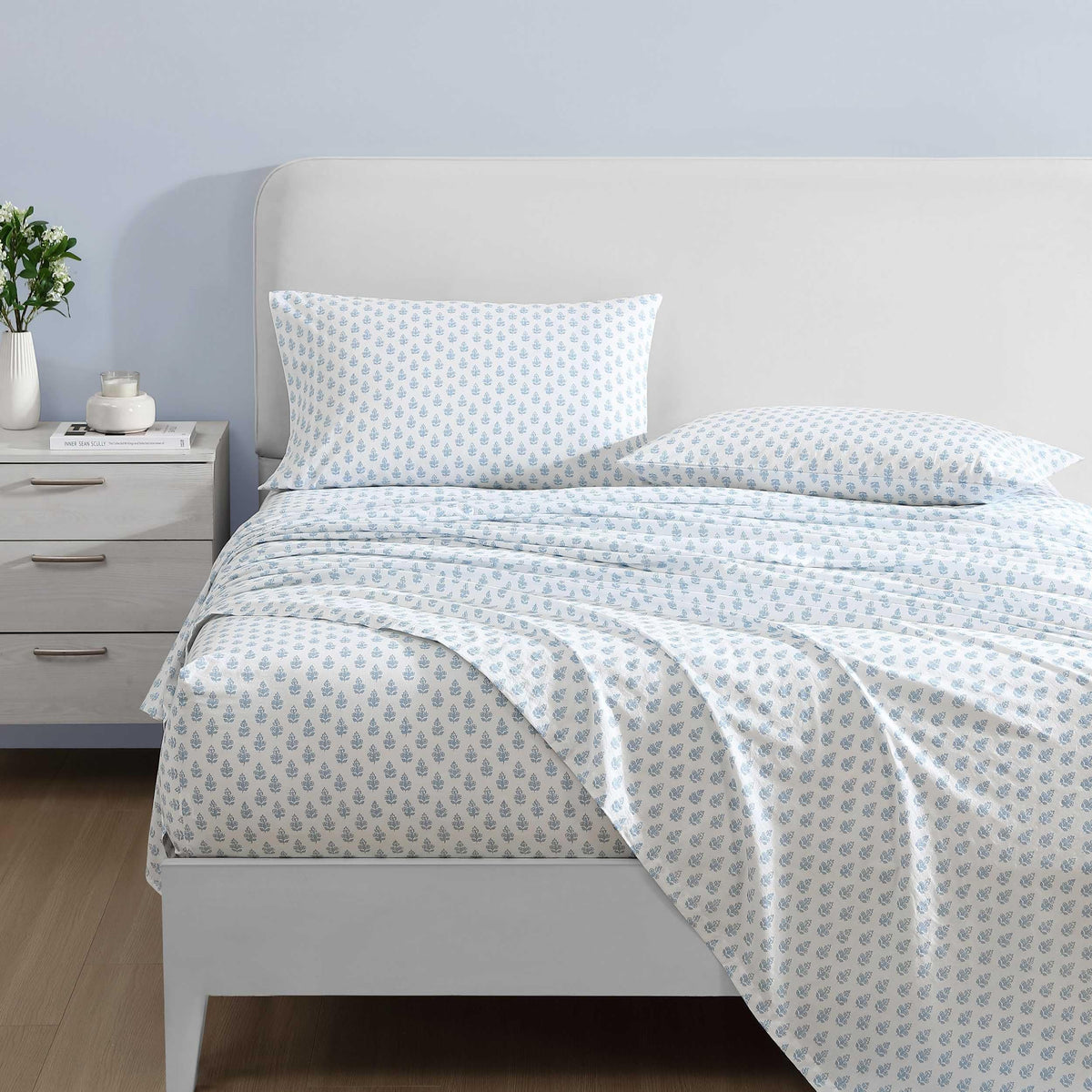 Laura Ashley - Queen Sheet Set with Fitted Sheet & Pillowcases