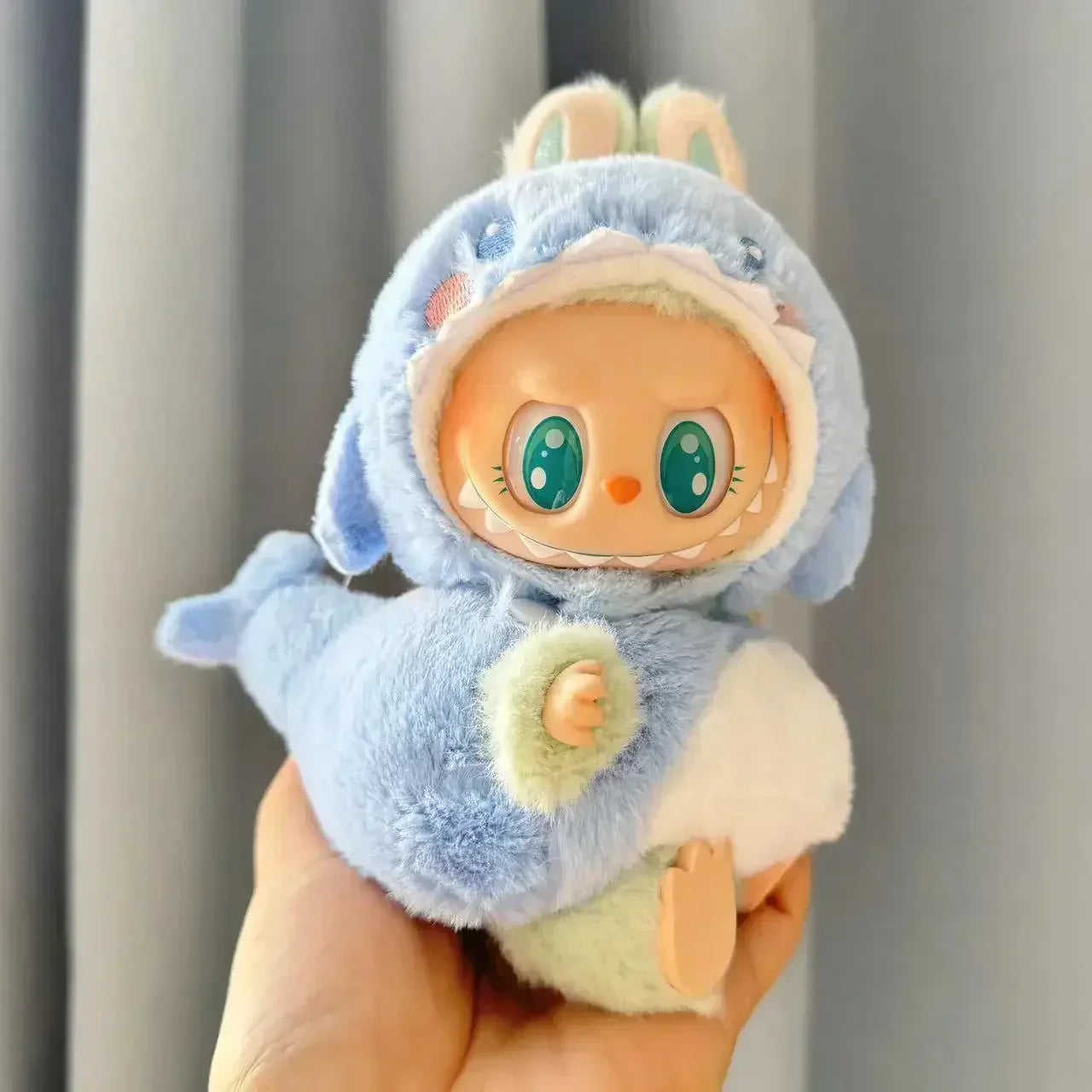 17cm Labubu Hoodie Outfit