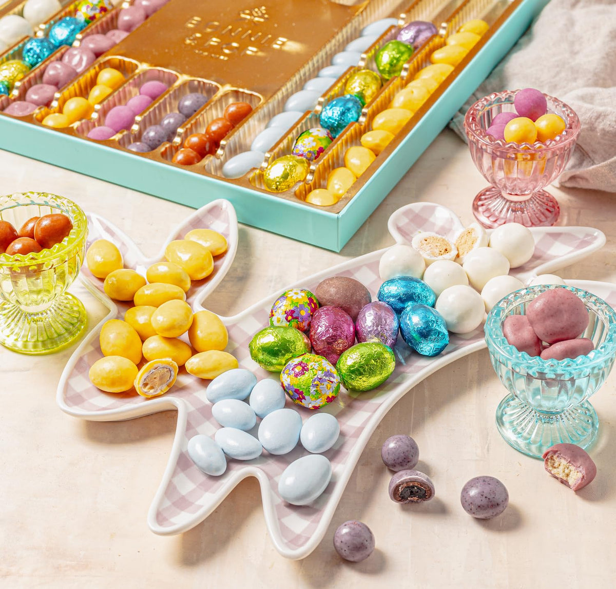 Bonnie and Pop Easter Chocolate Gift Baskets – 100+ Pieces, 10 Flavors