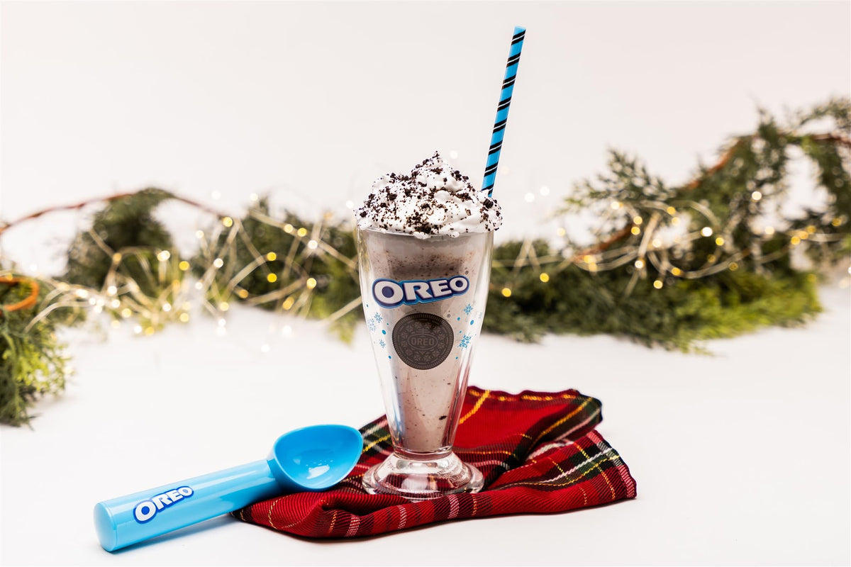 Frankford OREO Cookies & Cream Milkshake Gift Set – 2 Glass Cups, Straws, and Scoop