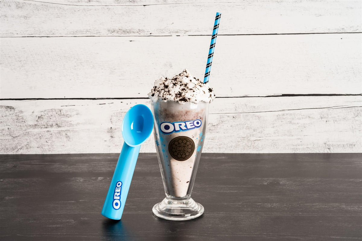 Frankford OREO Cookies & Cream Milkshake Gift Set – 2 Glass Cups, Straws, and Scoop