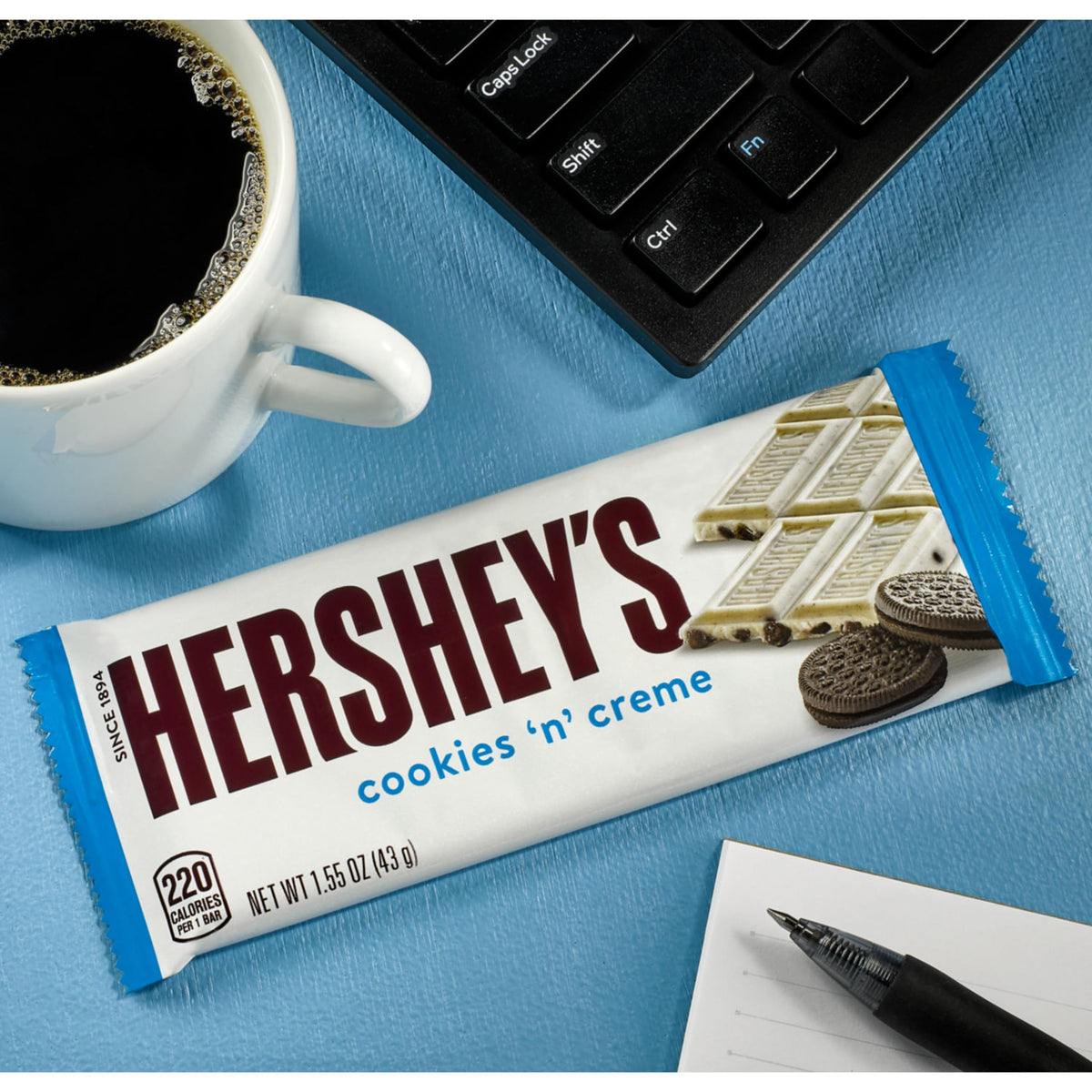 HERSHEY'S Cookies 'n' Creme Candy Bars - 1.55 oz (36 Count) | Creamy White Creme & Crunchy Cookie Bits