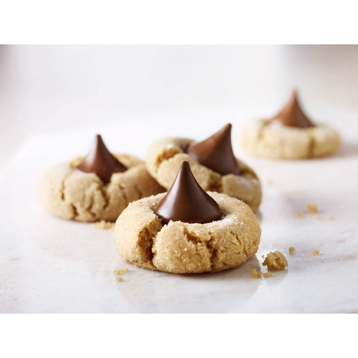 Hershey's KISSES Milk Chocolate Candy Bulk Bag, 60 oz – Green Foil Treats for Parties & Gifts