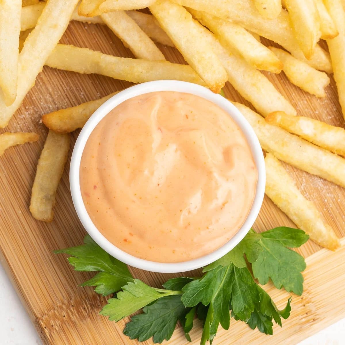 Ken's Boom Boom Sauce 1 Gallon - Creamy Garlic & Mild Spice for Sandwiches, Fries & Tacos