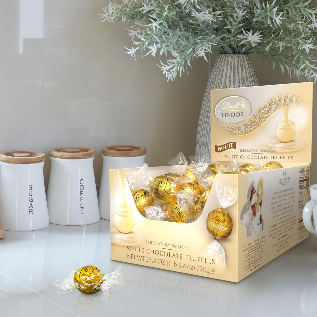 Lindt LINDOR White Chocolate Truffles – Smooth Melting Center, 60-Count Bulk Box