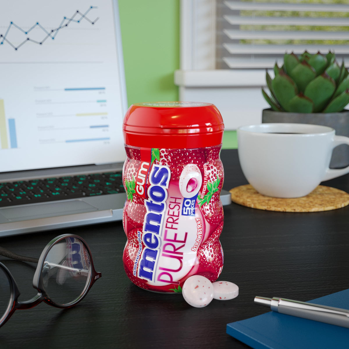 MENTOS Pure Fresh Strawberry Sugar-Free Gum with Xylitol — 6 x 50-Count Bottles (300 Pieces)