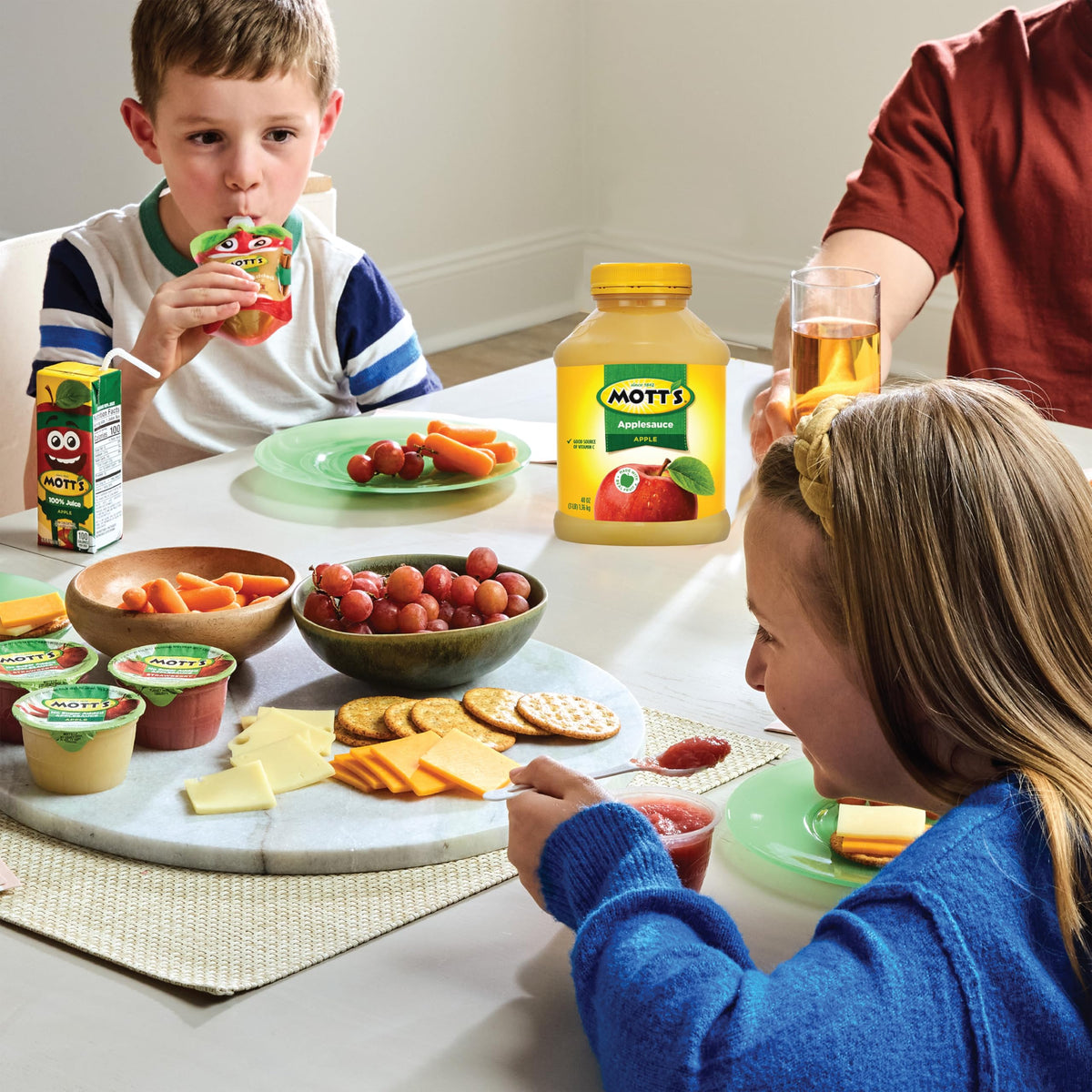 Mott's Applesauce 48-Ounce Jar (Pack of 8) — No Artificial Flavors, Vitamin C Rich, Naturally Fat & Cholesterol Free