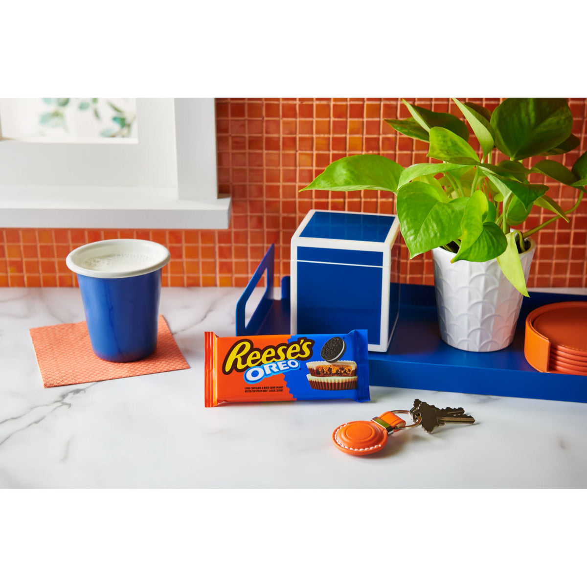 REESE'S Oreo Milk Chocolate & White Creme Peanut Butter Cups — 24 Pack