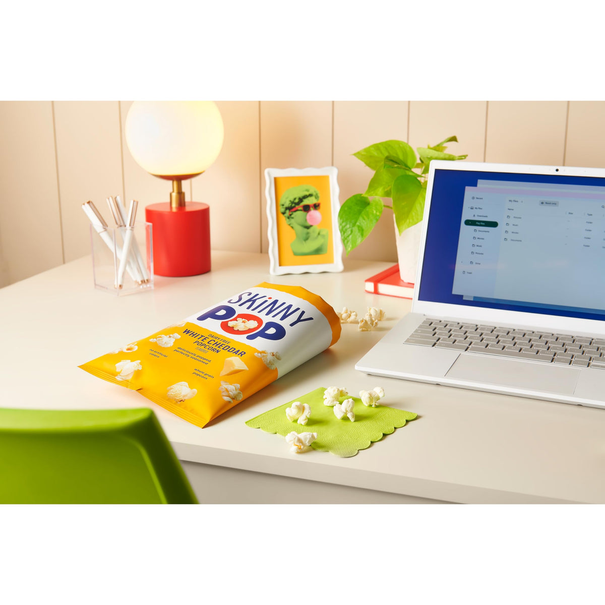 SkinnyPop Popcorn White Cheddar – Dairy-Free Whole Grain Snack, 12 x 1oz