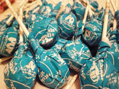 Tootsie Pops Blue Raspberry – 60 Pops with Tootsie Roll Center