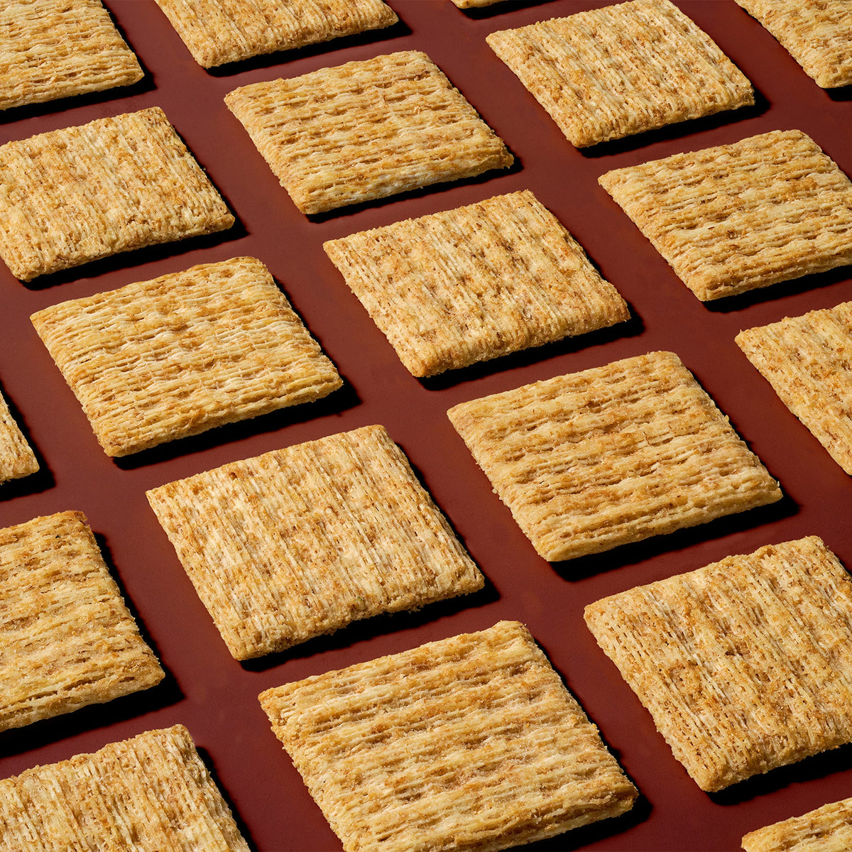 Triscuit Roasted Garlic Whole Grain Wheat Crackers – Family Size Bulk Pack (6 x 12.5 oz)